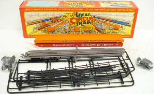 Walthers 1967A HO The Great Circus Train Warren Flat Car # 52 & 57 Kit(Set of 2)