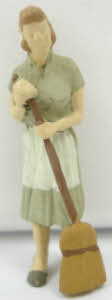 Arttista 1108 O Scale Beige Woman Sweeping Pewter Figure Hand Painted