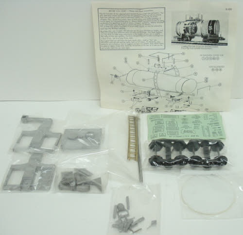 Walthers 933-5419 O Gauge 1/4" Scale Beer Can Tanker Kit (Less Can)