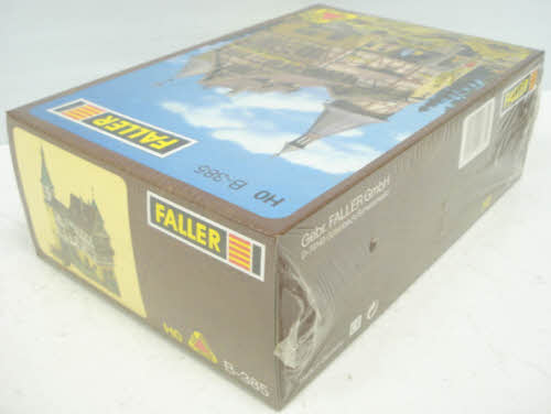 Faller B-385 HO Scale Hunters Lodge Building Kit