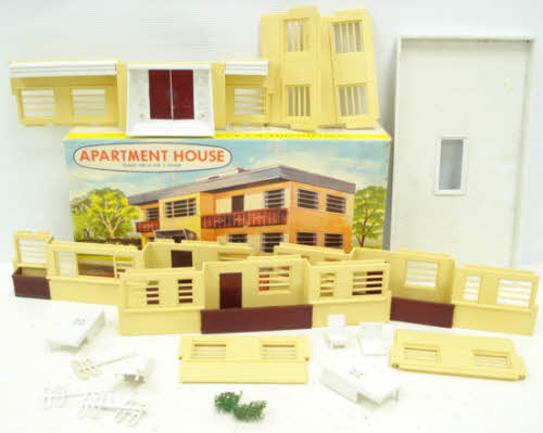 Plasticville 1907 O Scale Apartment House Kit