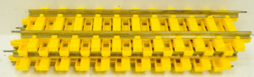 Lionel 8-82014 Thomas G Scale 4 Piece Yellow Tie Straight Tracks
