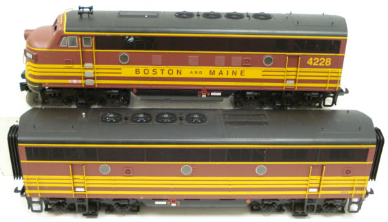 USA Trains R22268 G Boston & Maine F-3 AB Diesel Locomotive Set #4228