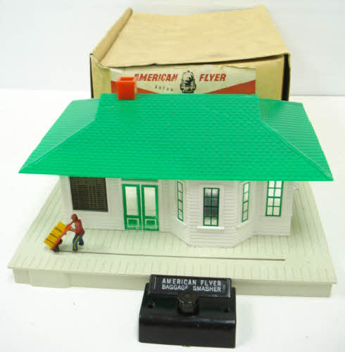 American Flyer 789 S Vintage Station & Baggage Smasher