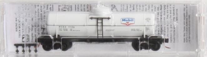 Micro-Trains 99300046 N Mobil Oil Co. 39' Tank Car Runner Pack (Set of 4)