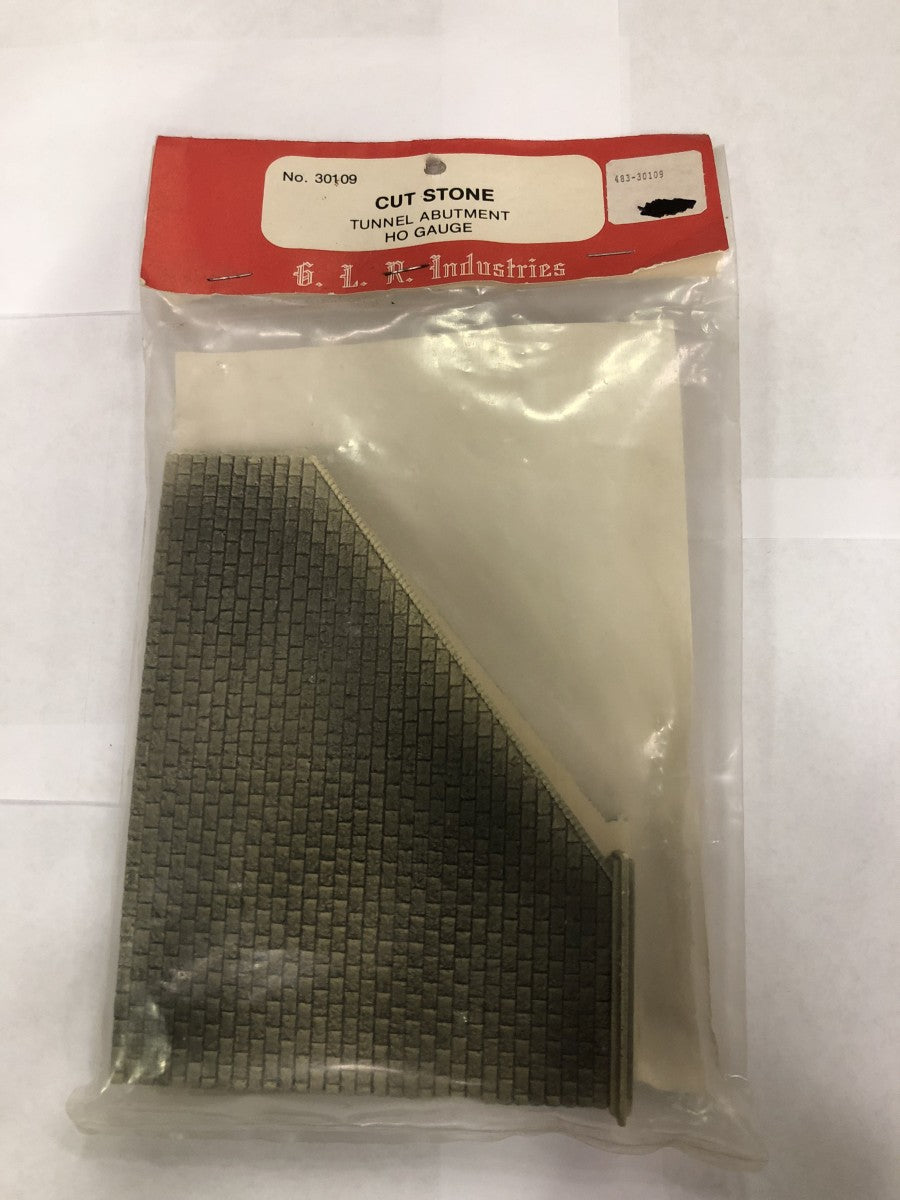 Model Dynamics 30109 HO Cut Stone Tunnel Abutment