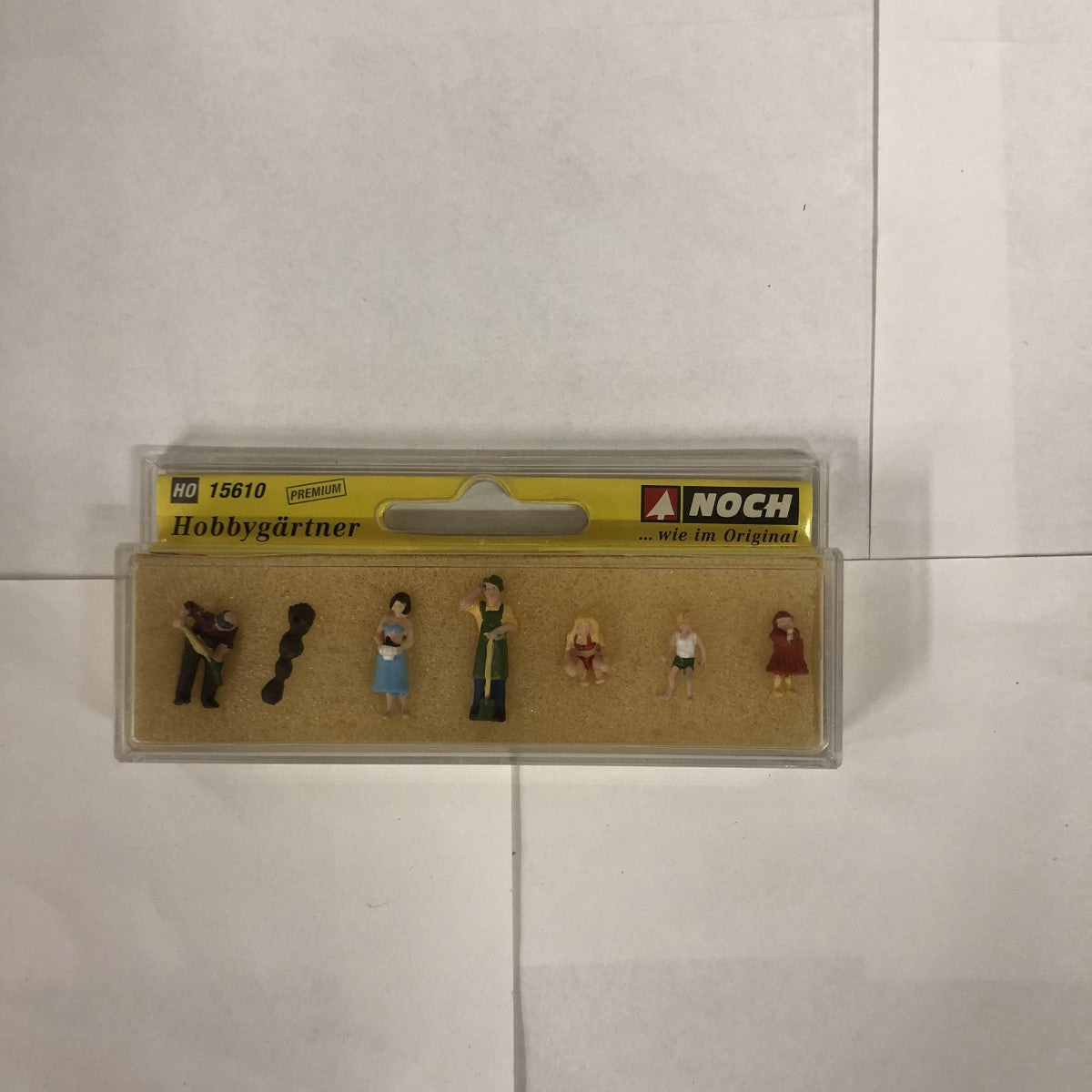 Noch 15610 HO Hobby Gardener Figures (Set of 7)