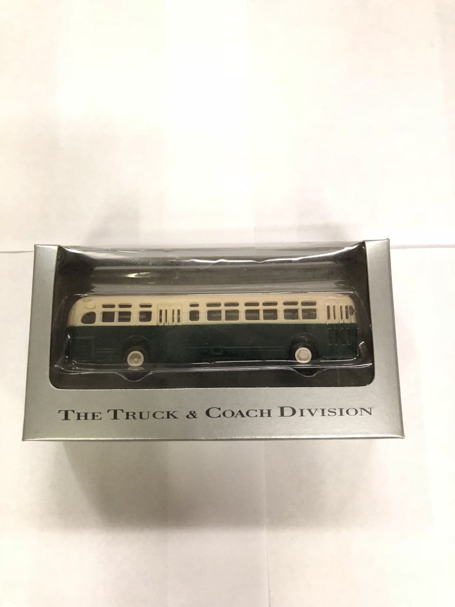 American Precision Models 39000-3 HO Green GM Transit Bus