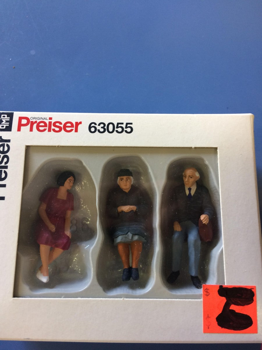Preiser 63055 G Seated Travelers Figures (Set of 3)