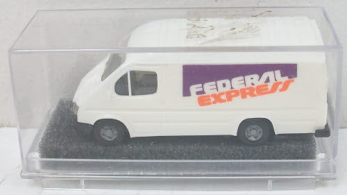 Praline 3746 Ford '87 FedEx Delivery Van