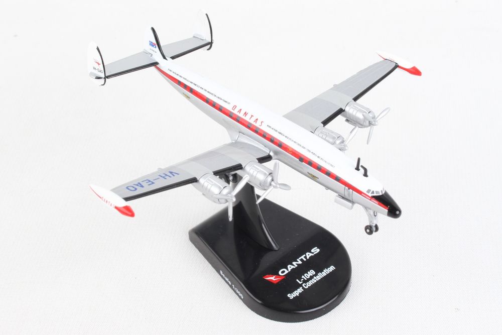 Daron Worldwide Trading PS5806-4 1:300 Qantas L-1049G Constellation Aircraft