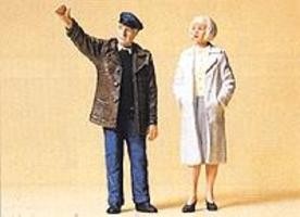 Preiser 57116 G Couple Hailing Cab Figures (Set of 2)
