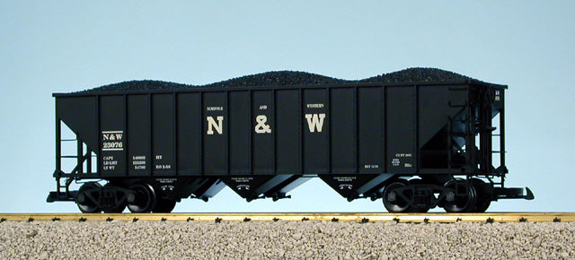 USA Trains R14016 G N& W 70-Ton 3-Bay Coal Hopper with Coal Load - Metal Wheels