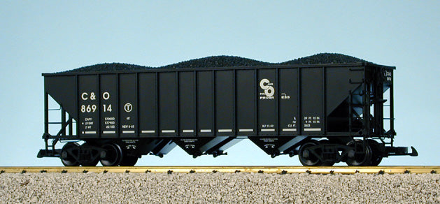 USA Trains R14022 G C&O 70-Ton 3-Bay Coal Hopper with Coal Load #86914