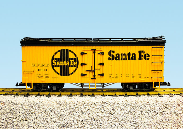 USA Trains R16050 G Santa Fe Orange/Black Refrigerator Car