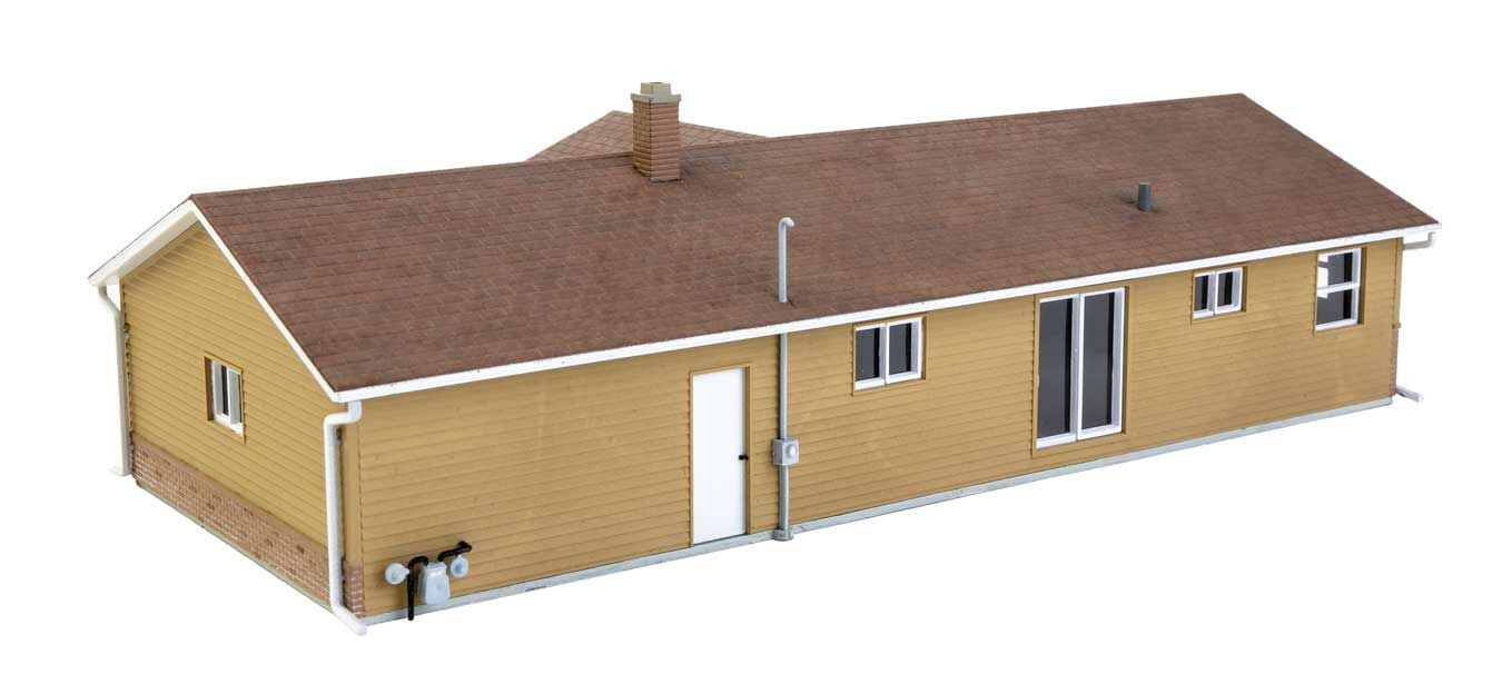 Walthers 933-4155 HO Ranch House with Attached 2-Car Garage Kit