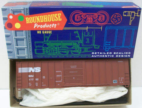 Roundhouse 17752 HO Norfolk Southern 50' Boxcar Kit