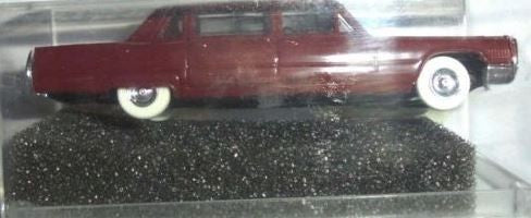 Praline 82805 HO Red Caddy '70 Limousine deLuxe