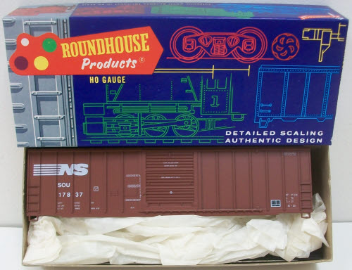 Roundhouse 17837 NS 50' FMG Plug Door Box Car