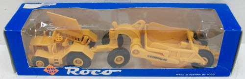 Roco 1405 HO CAT Lowboy Tractor Trailer, Motograder