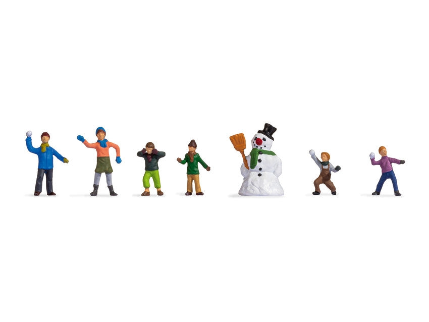 Noch 15821 HO Children in The Snow Figures (Set of 7)