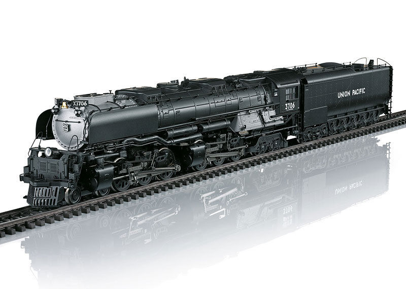 Trix 22939 HO Union Pacific 4-6-6-4 Challenger Steam Locomotive & Oil Tender