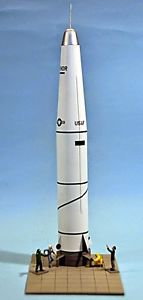 Glencoe Models 08904 1:87 THOR at White Sands Missile & Launch Pad Plastic Kit