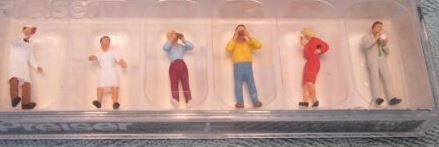 Preiser 00109 HO People at Sales Trailer Figures (Set of 6)