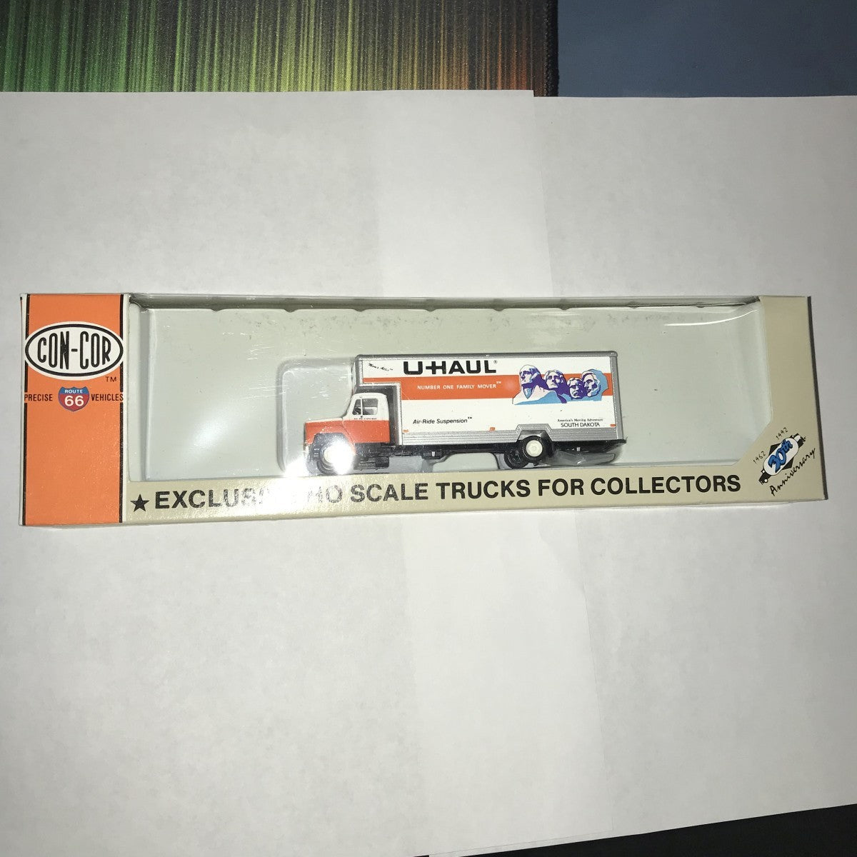 Con-Cor CC7016 HO South Dakota 26' U-Haul Supermover Truck