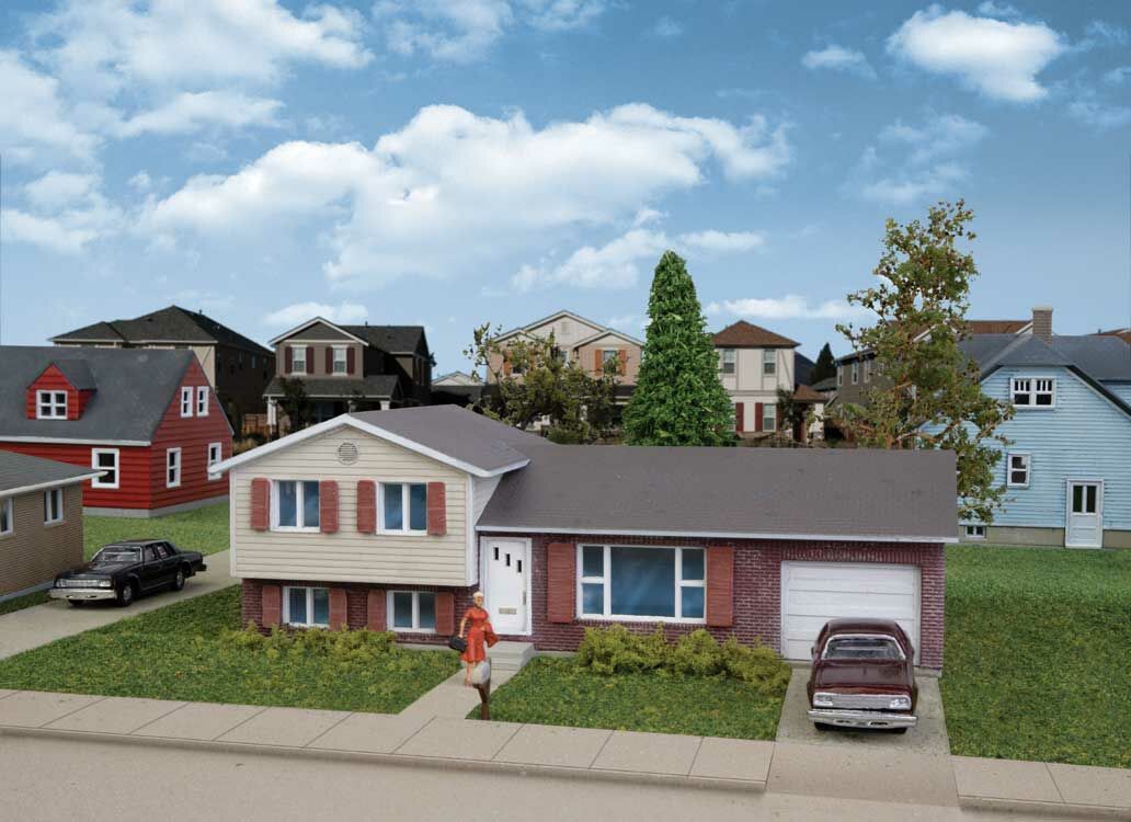 Walthers 933-3840 N Split-Level House Building Kit