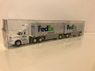 Trucks n Stuff SPT3126 HO FedEx Prostar w/Double Vans