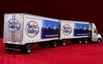 First Gear 60-0115 HO International 8600 With 2 Swiss Valley Farm Pup Trailers