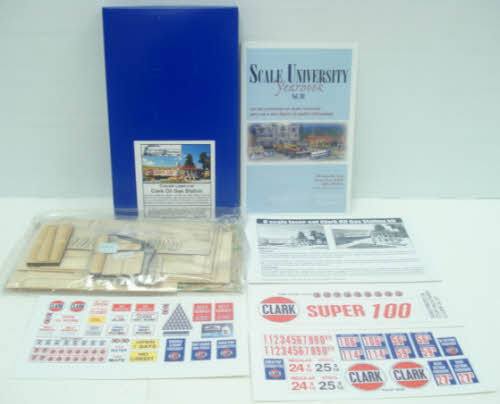 Scale University 1013 Clark Oil Gas Station Kit