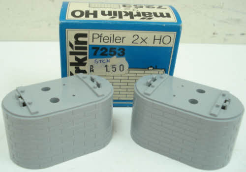 Marklin 7253 1-3/16" Bridge Pillar (Box of 2) - Sold by Individual Pieces