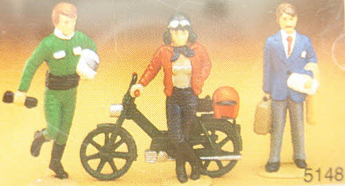 LGB 5148 G Scale Bicycle & Travelling Figures