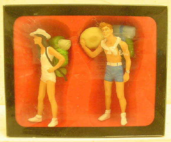 Preiser 45030 G Hitch-Hikers Figures (Set of 2)