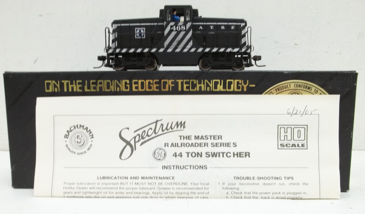 Bachmann 41-0801-02 HO Santa Fe GE 44 Ton Switcher #468