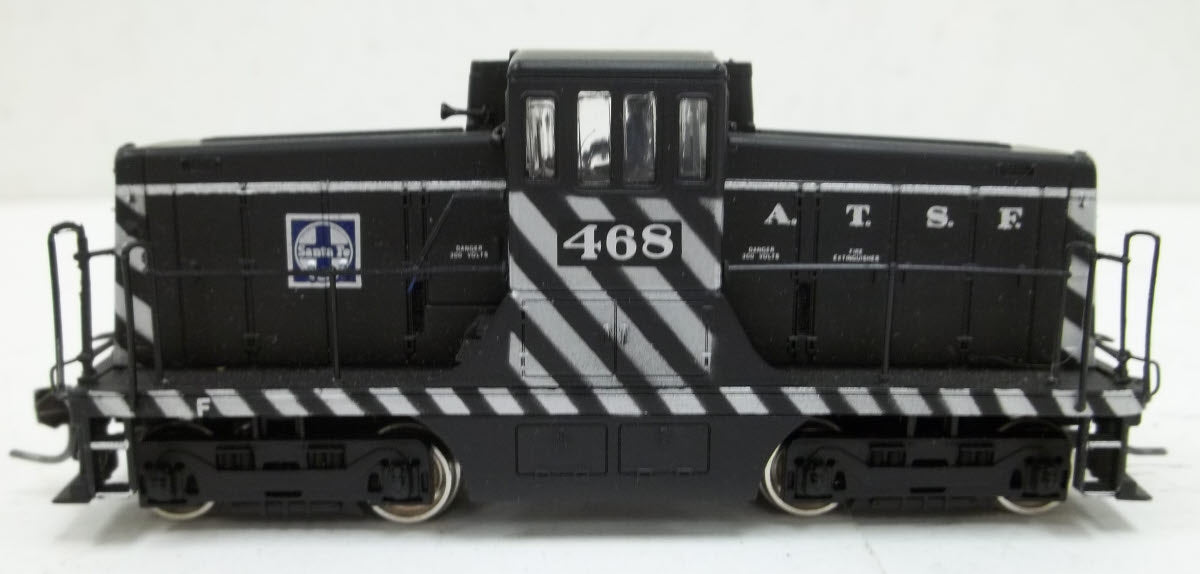 Bachmann 41-0801-02 HO Santa Fe GE 44 Ton Switcher #468