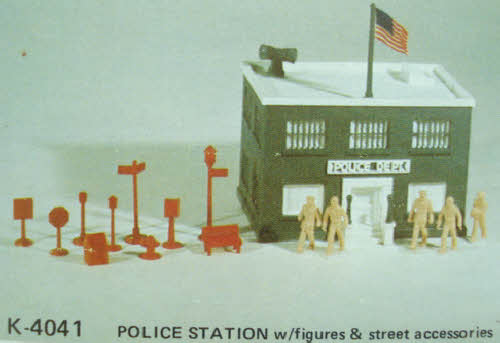K-Line K4041 Police Station w/Figures & Accessories