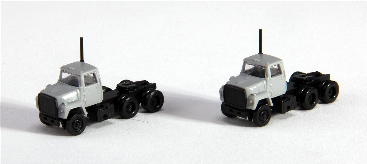 Atlas 2920 N Undecorated 1984 Ford LNT 9000 Tractor Cab (Pack of 2)