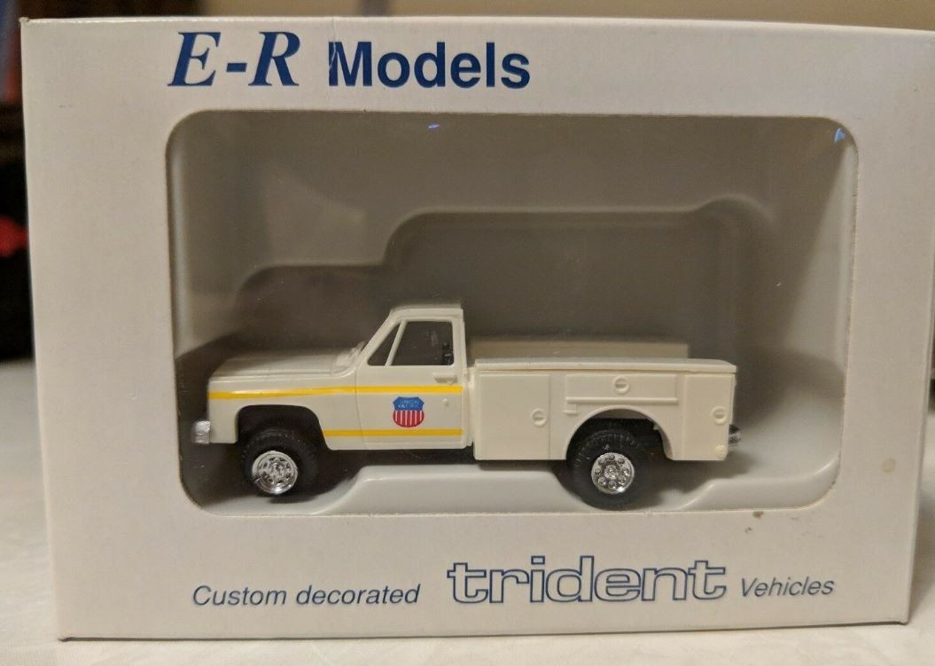 E-R Models 90302 HO Scale White Union Pacific Maintenance Truck