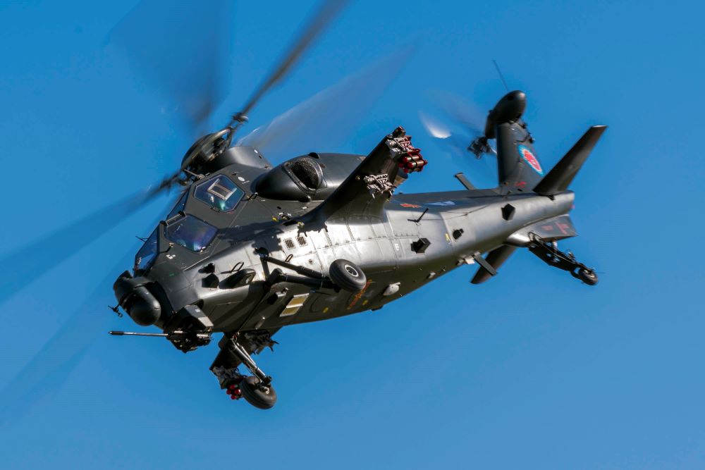 Trumpeter 05820 1:48 Chinese Z-10 Attack Military Aircraft Helicopter Model Kit