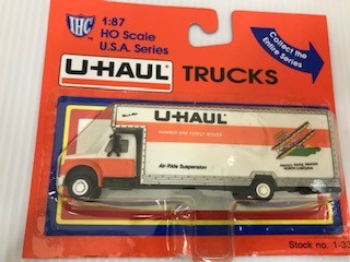 IHC 1-33 HO North Carolina U-Haul 26' Moving Truck