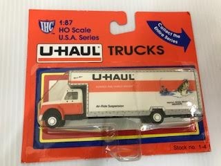 IHC 1-4 HO Arkansas U-Haul 26' Moving Truck
