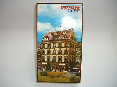 Vollmer 3777 HO Apartment House with Studio Building Kit