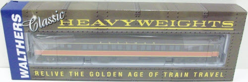 Walthers 932-10216 HO Scale Illinois Central Heavyweight Pullman Passsenger Car