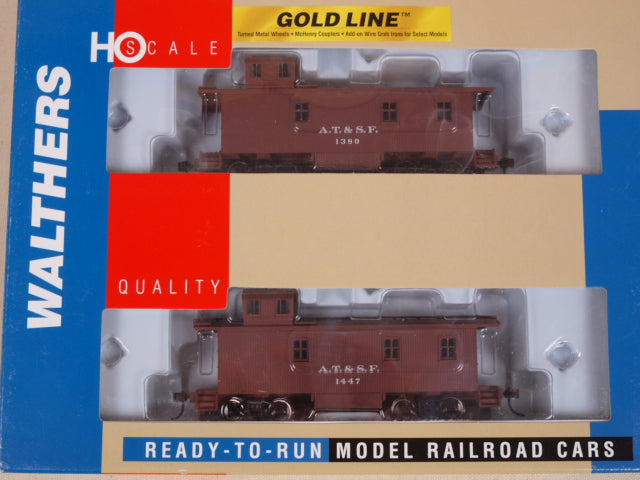 Walthers 932-27581 HO AT&SF Santa Fe 1300 Series Wood Caboose (Set of 2)