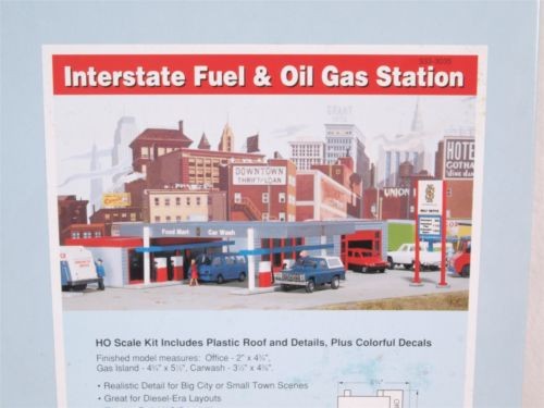 Walthers 933-3035 HO Interstate Fuel & Oil Gas Station Kit