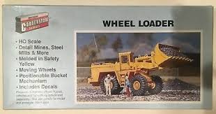 Walthers 933-3141 HO Scale Wheel Loader Accessory Kit